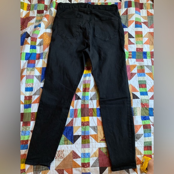 Good American Jeans - Picture 5 of 8